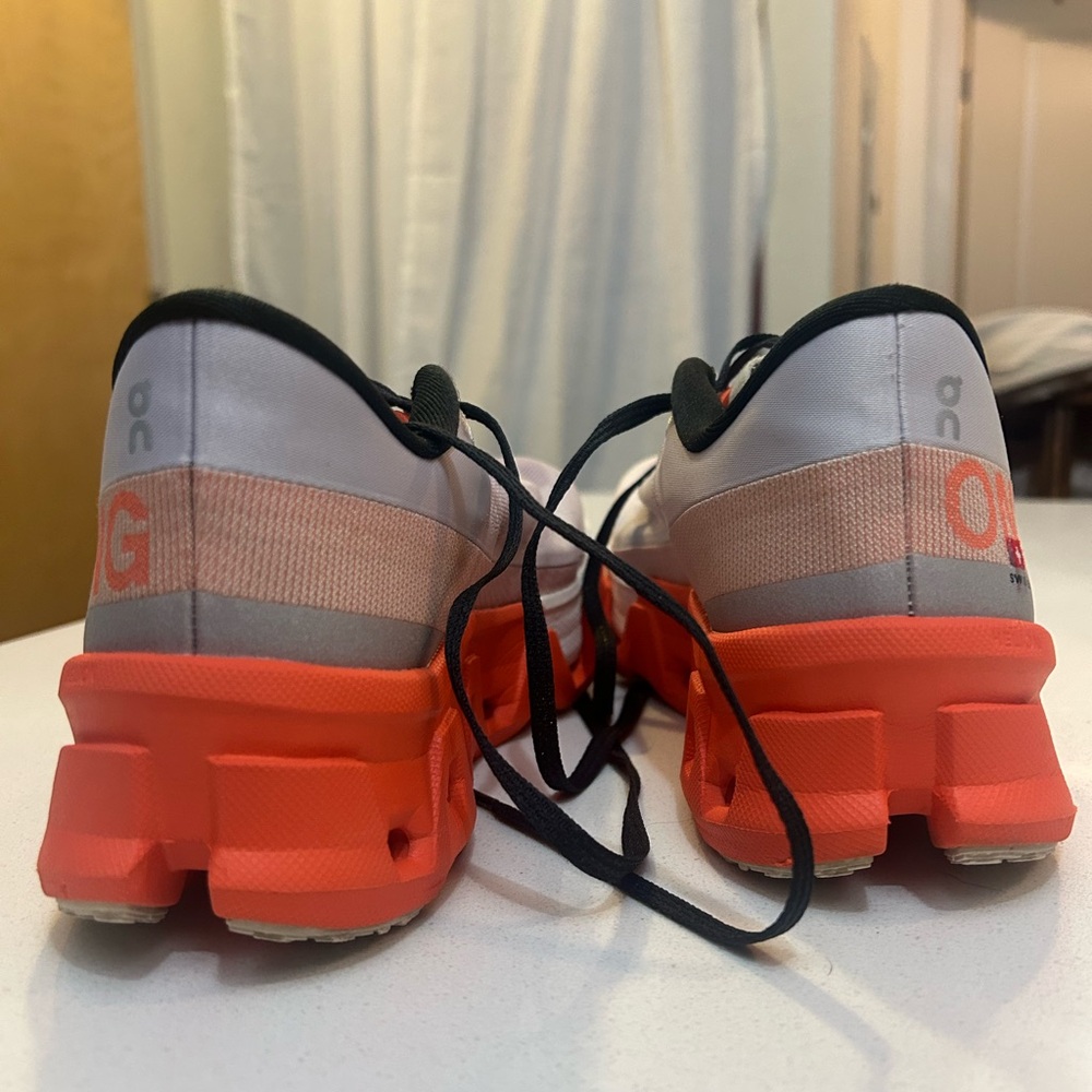 On Running cloud monster hyper - image 2